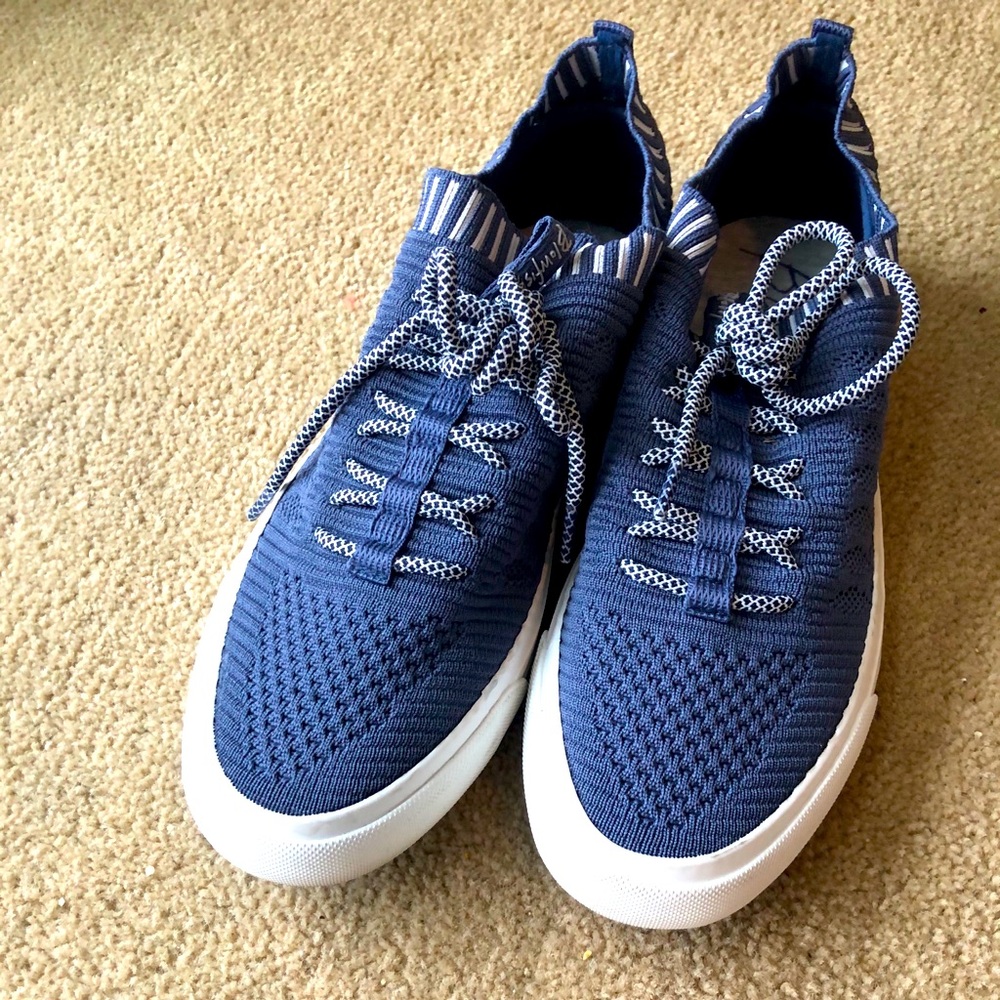 Blowfish casual shoes/ tennis shoes/ sneakers